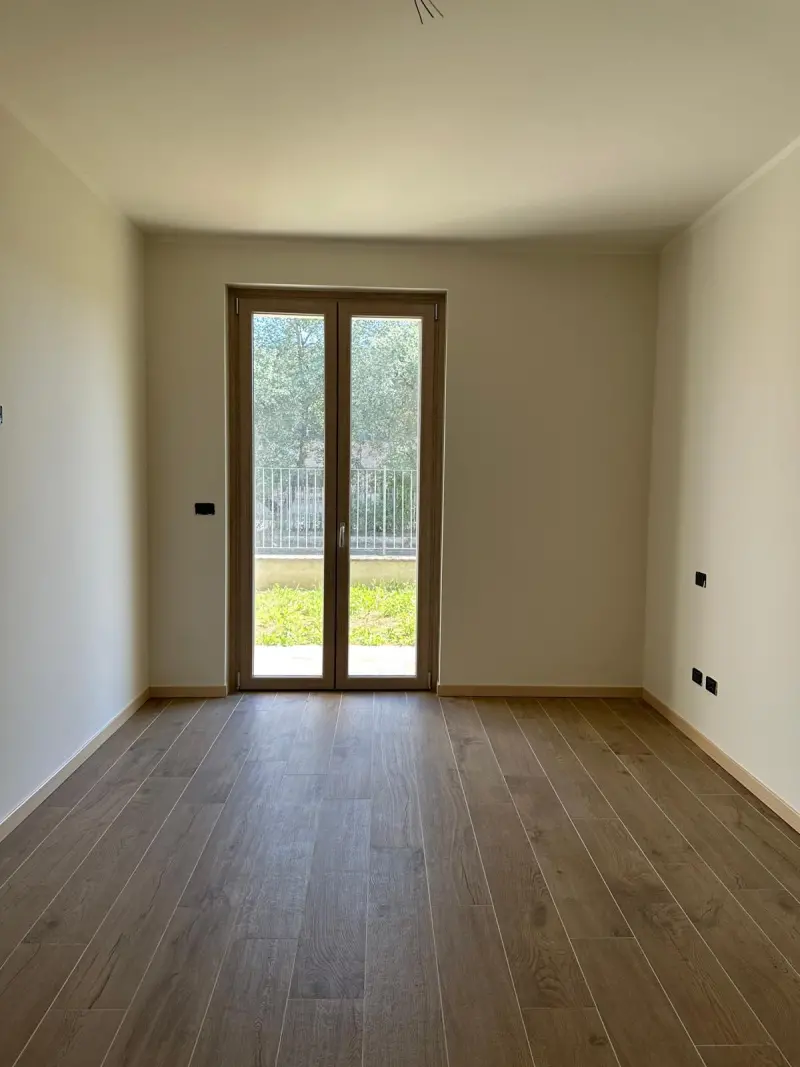 Quadrilocale con giardino, CODOGNO — Camera matrimoniale